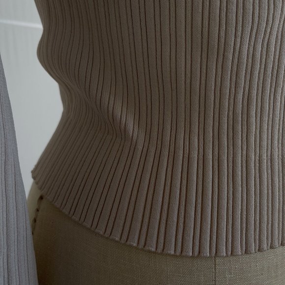 NICHOLAS | LUNA SET IN BEIGE | Detachable cardigan - Picture 4 of 7